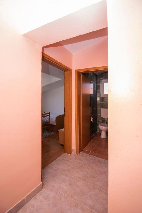 Family Holiday Apartments Lucia Vodice Exteriér fotografie