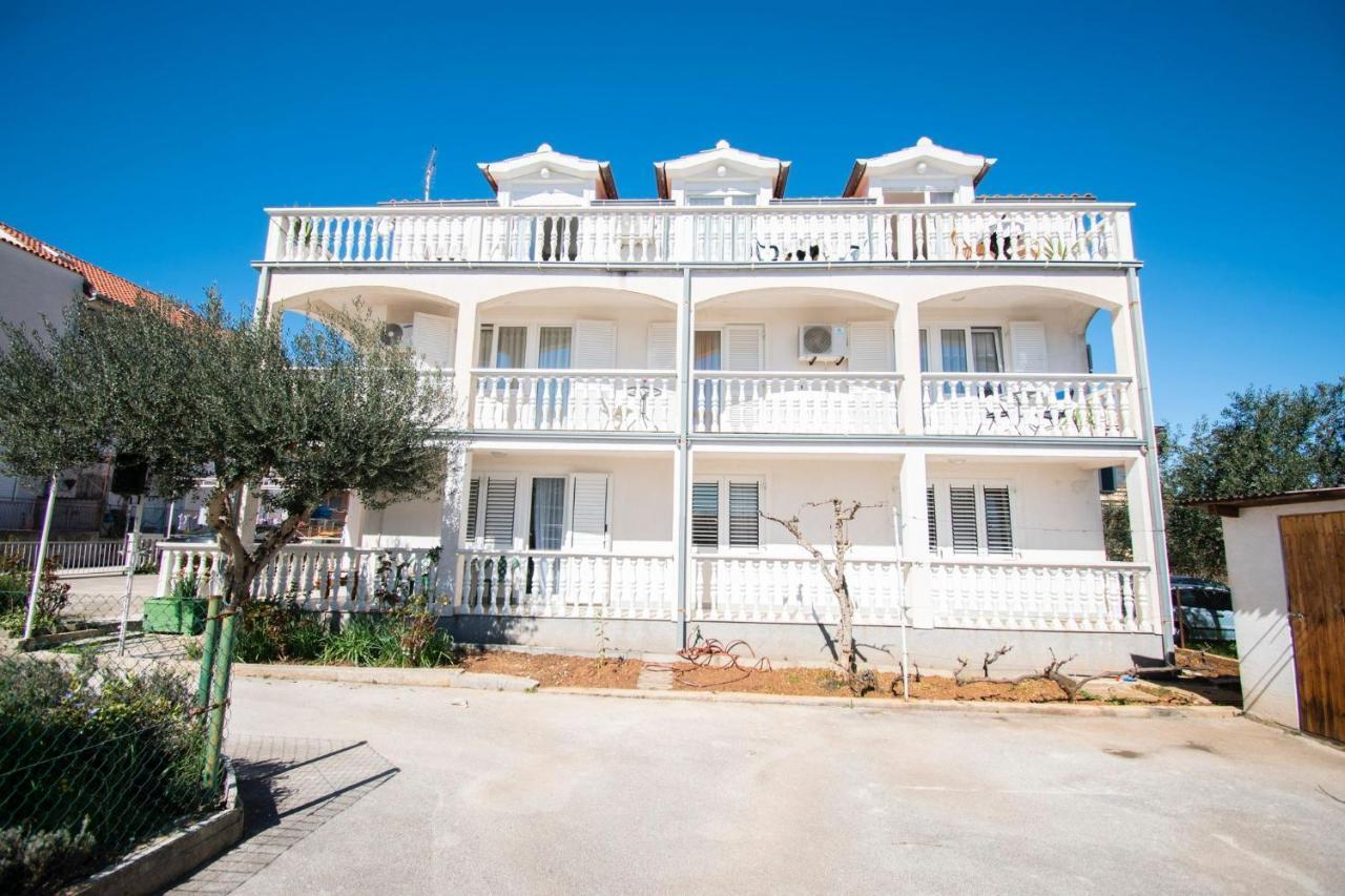 Family Holiday Apartments Lucia Vodice Exteriér fotografie
