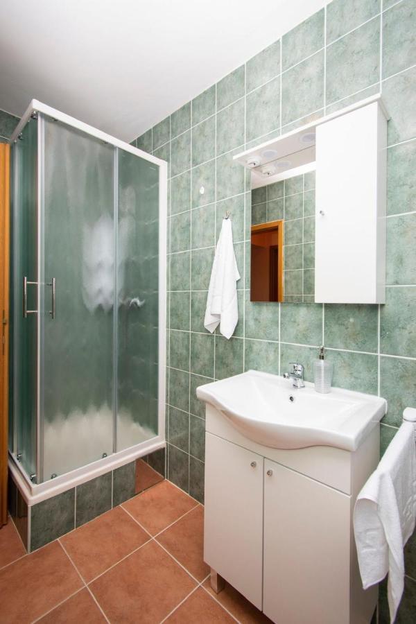 Family Holiday Apartments Lucia Vodice Exteriér fotografie
