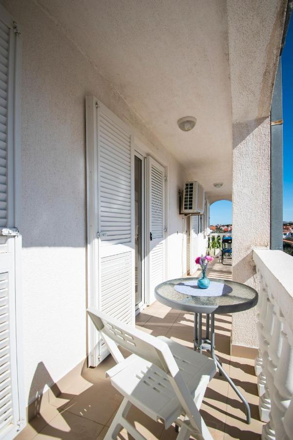Family Holiday Apartments Lucia Vodice Exteriér fotografie